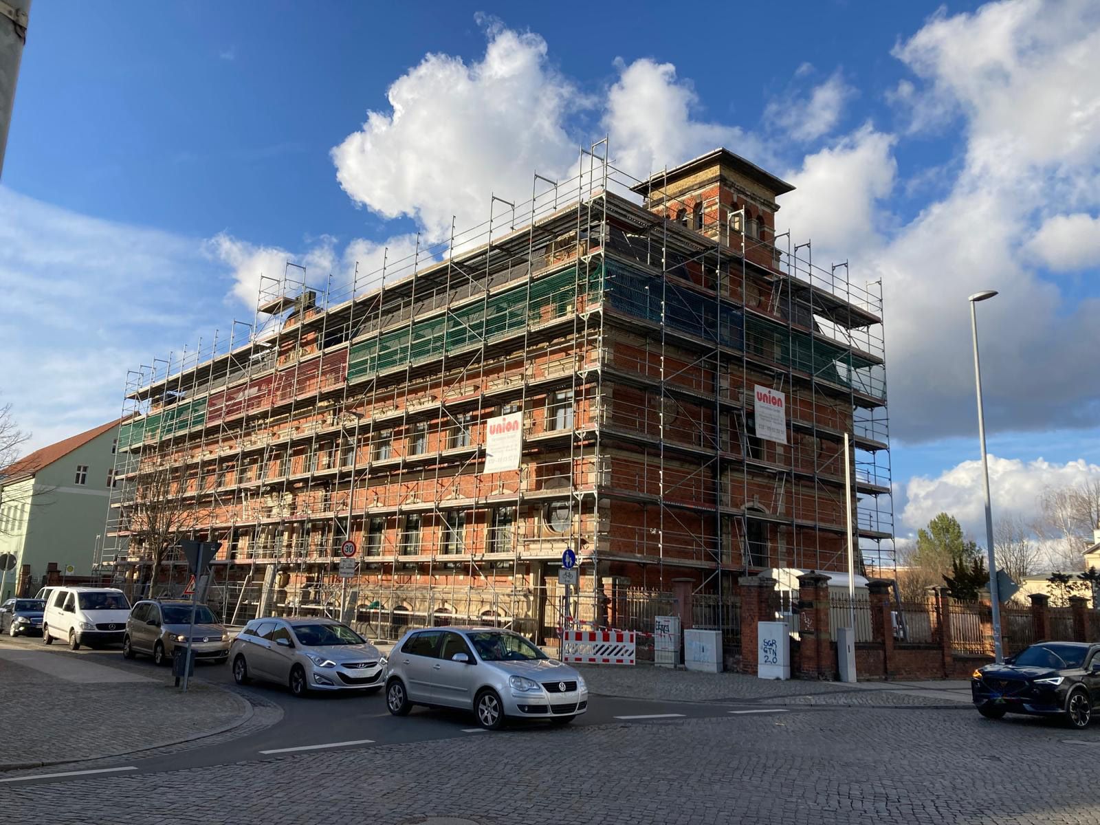 Aufgestelltes Baugerüst der Union Gerüstbau GmbH